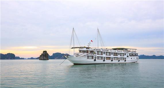Du thuyền Oriental Sails Hạ Long